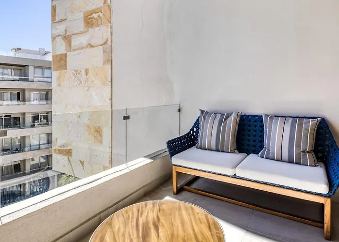 Exquisite With Balcony, Tv, Wifi, Heated Pool & Gym/fitness