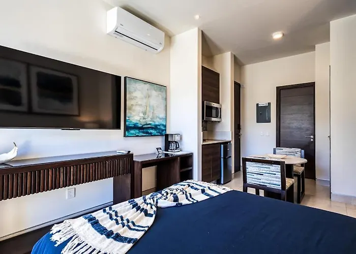 Exquisite With Balcony, Tv, Wifi, Heated Pool & Gym/fitness * Cabo San Lucas