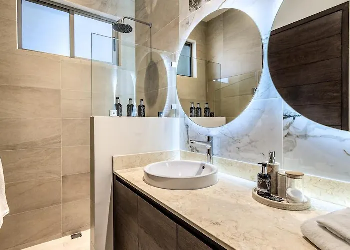 Exquisite With Balcony, Tv, Wifi, Heated Pool & Gym/fitness Cabo San Lucas