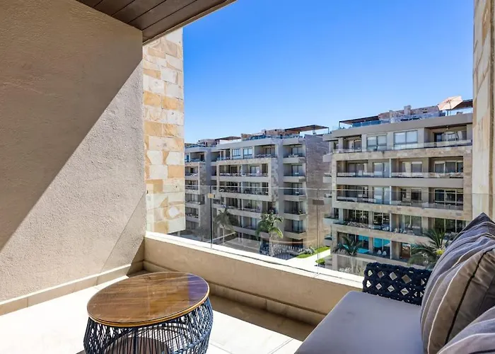 Exquisite With Balcony, Tv, Wifi, Heated Pool & Gym/fitness Ferienhaus *