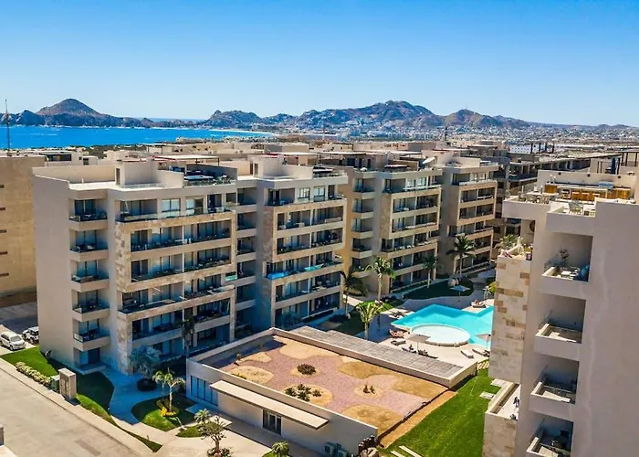 Exquisite With Balcony, Tv, Wifi, Heated Pool & Gym/fitness Ferienhaus